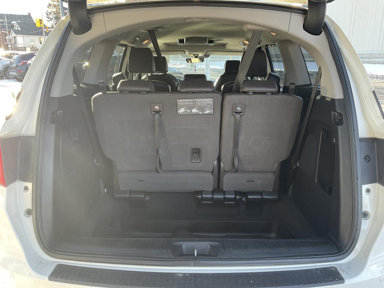 2018 Honda Odyssey Touring - LTHR! NAV! BACK-UP CAM! BSM! DVD! 8 PASS Photo