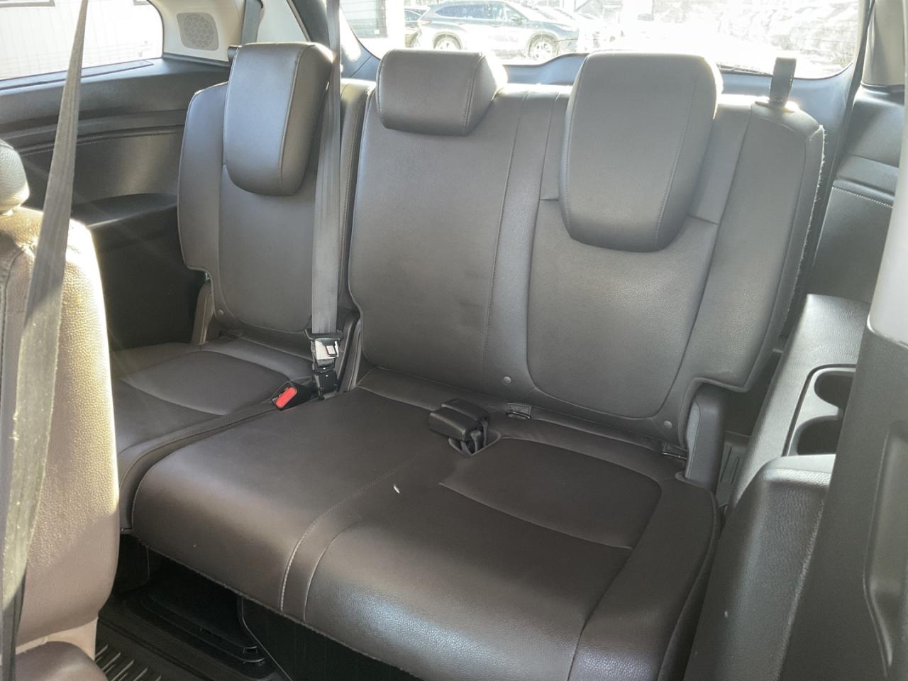 2018 Honda Odyssey Touring - LTHR! NAV! BACK-UP CAM! BSM! DVD! 8 PASS Photo