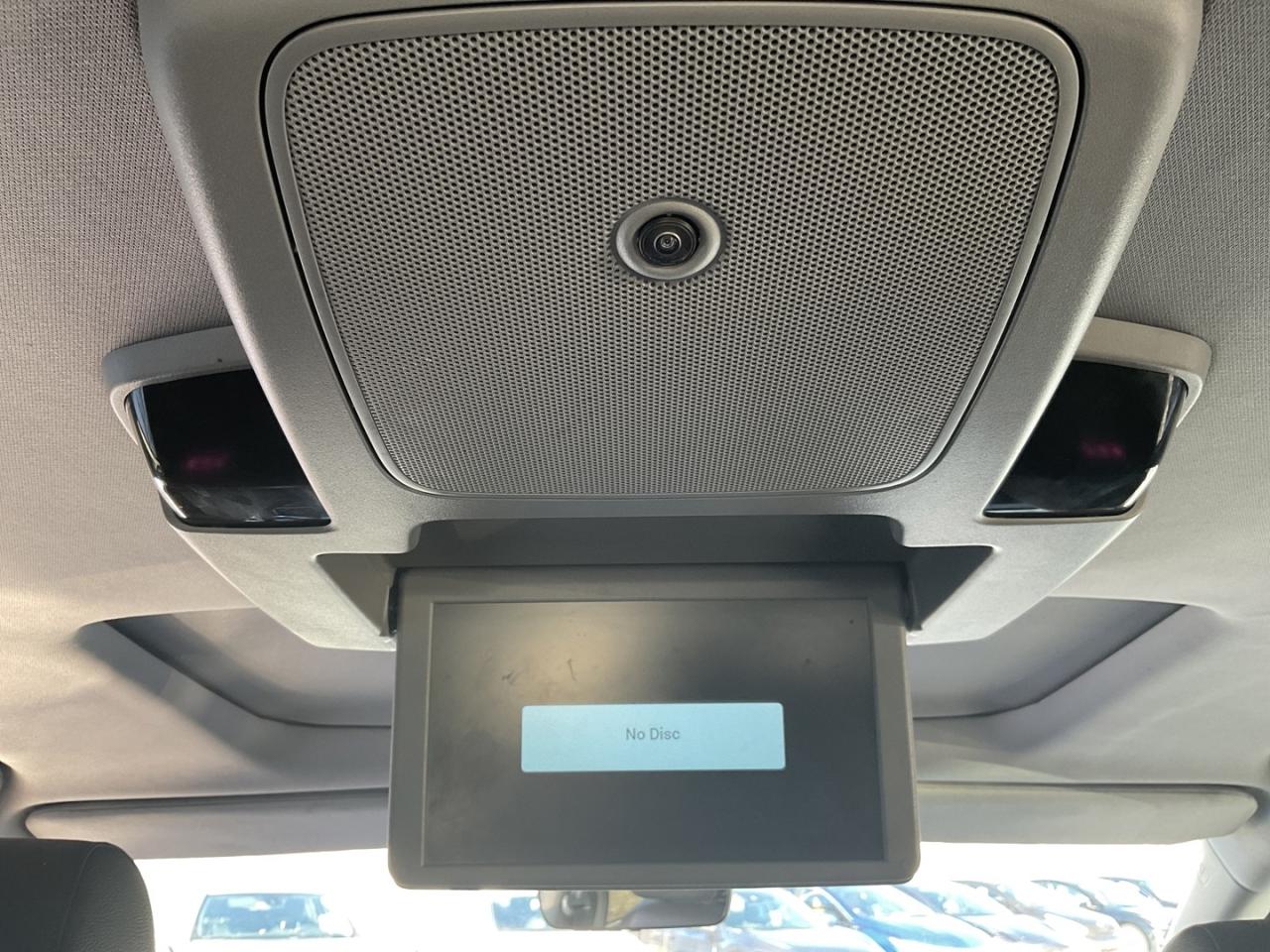 2018 Honda Odyssey Touring - LTHR! NAV! BACK-UP CAM! BSM! DVD! 8 PASS Photo