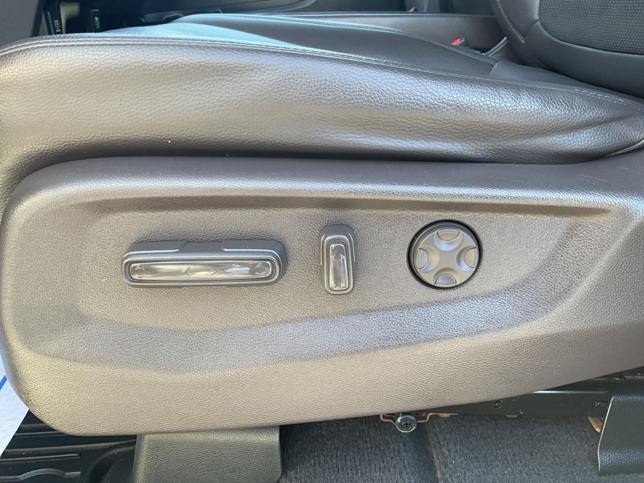 2018 Honda Odyssey Touring - LTHR! NAV! BACK-UP CAM! BSM! DVD! 8 PASS Photo