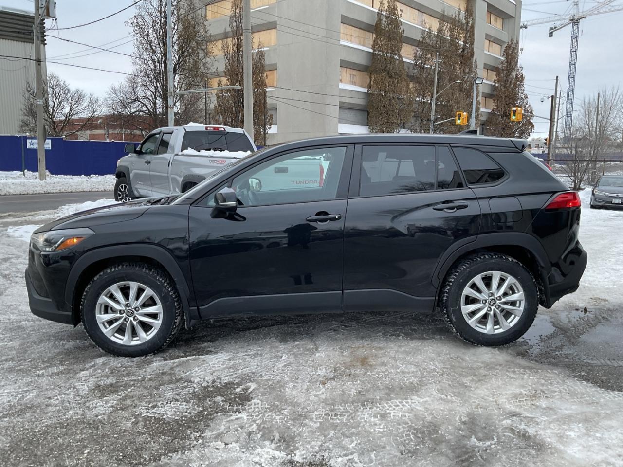 2023 Toyota Corolla Cross LE AWD - ALLOYS! CAR PLAY! BACK-UP CAM! BSM! Photo3