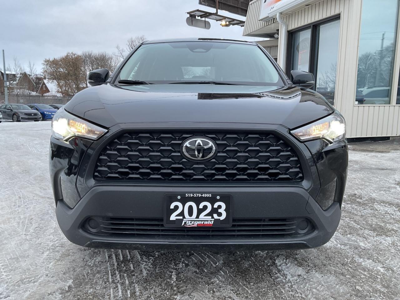 2023 Toyota Corolla Cross LE AWD - ALLOYS! CAR PLAY! BACK-UP CAM! BSM! Photo