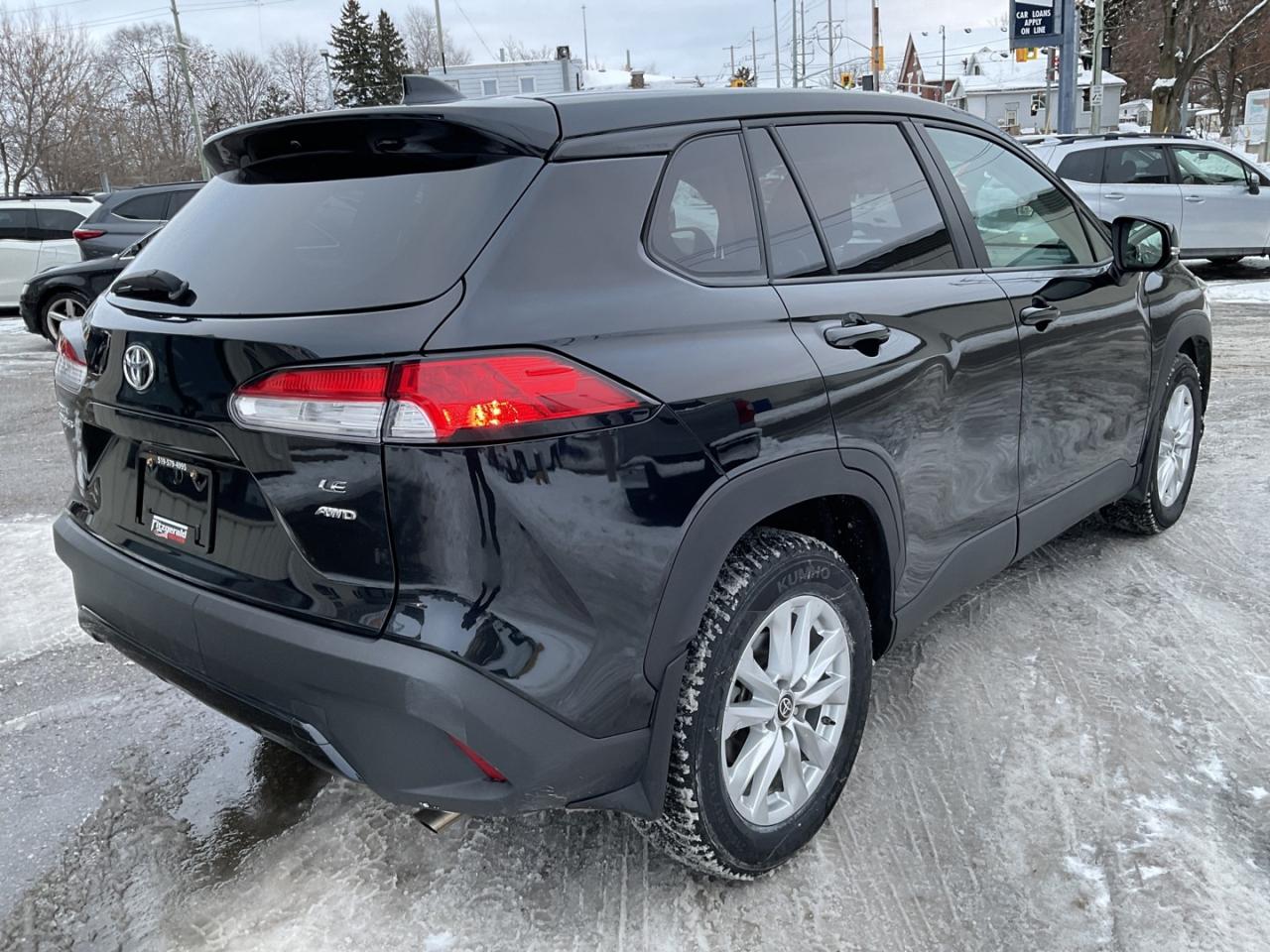 2023 Toyota Corolla Cross LE AWD - ALLOYS! CAR PLAY! BACK-UP CAM! BSM! Photo