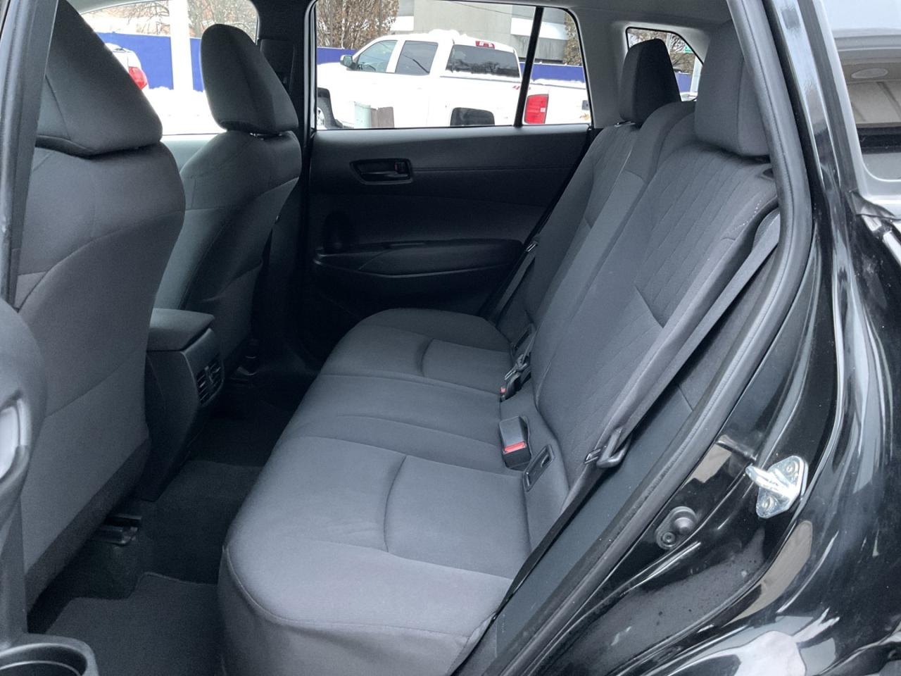 2023 Toyota Corolla Cross LE AWD - ALLOYS! CAR PLAY! BACK-UP CAM! BSM! Photo