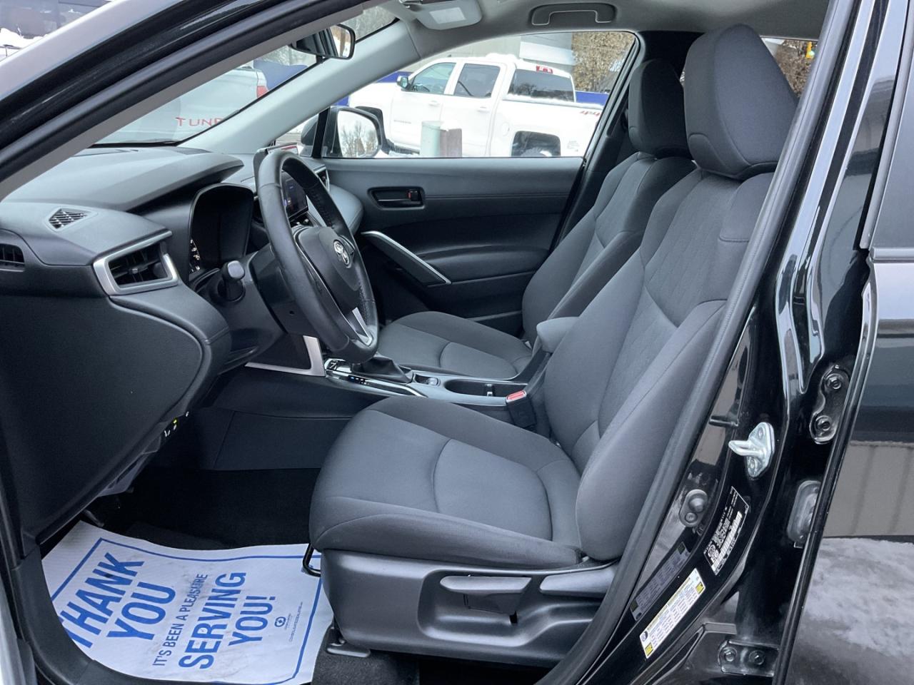 2023 Toyota Corolla Cross LE AWD - ALLOYS! CAR PLAY! BACK-UP CAM! BSM! Photo