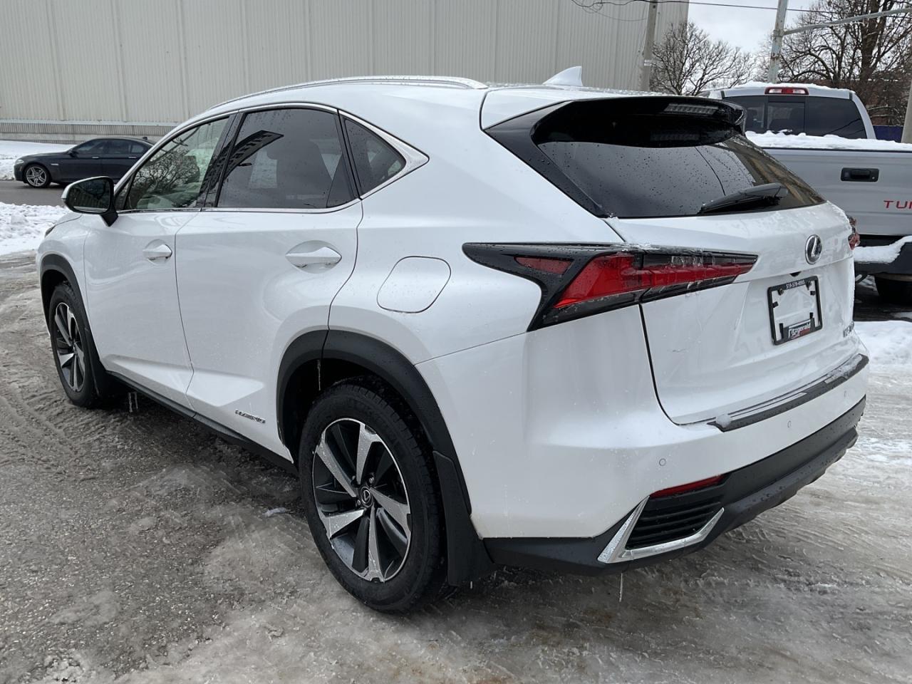 2019 Lexus NX 300h EXECUTIVE AWD - LTHR! NAV! 360 CAM! BSM! HUD! Photo4