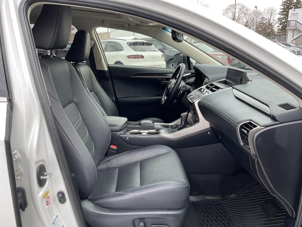 2019 Lexus NX 300h EXECUTIVE AWD - LTHR! NAV! 360 CAM! BSM! HUD! Photo