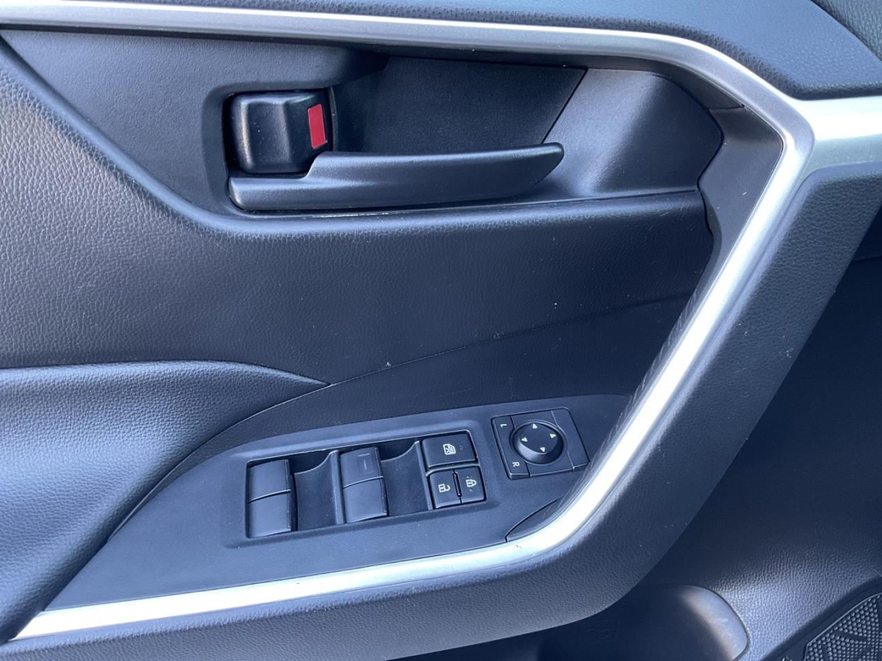 2023 Toyota RAV4 LE AWD - SAFETY SENSE! BACK-UP CAM! BSM! Photo