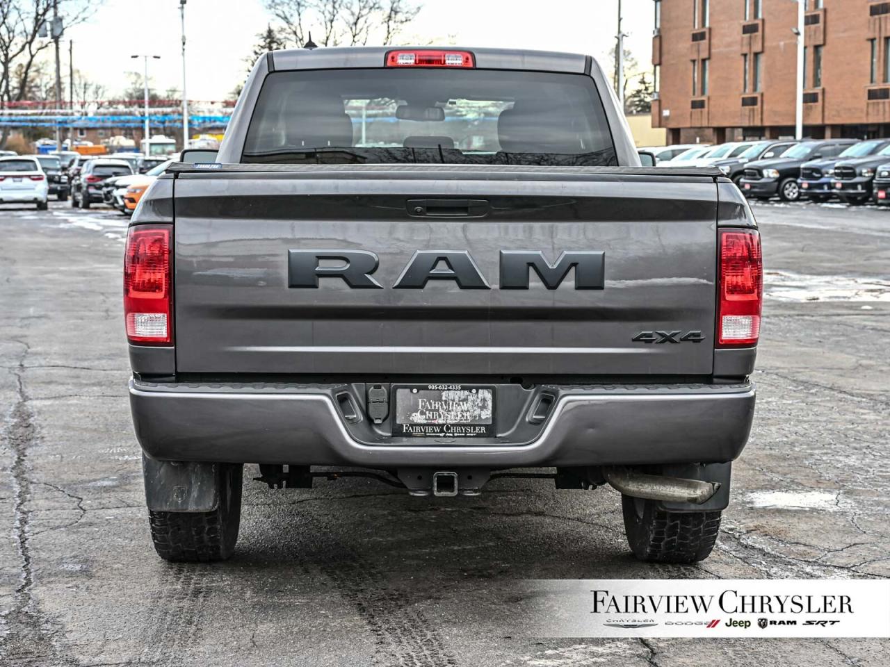 2019 RAM 1500 Classic ST QUAD   NIGHT EDITION   CARPLAY   20 RIMS   DUAL Photo4