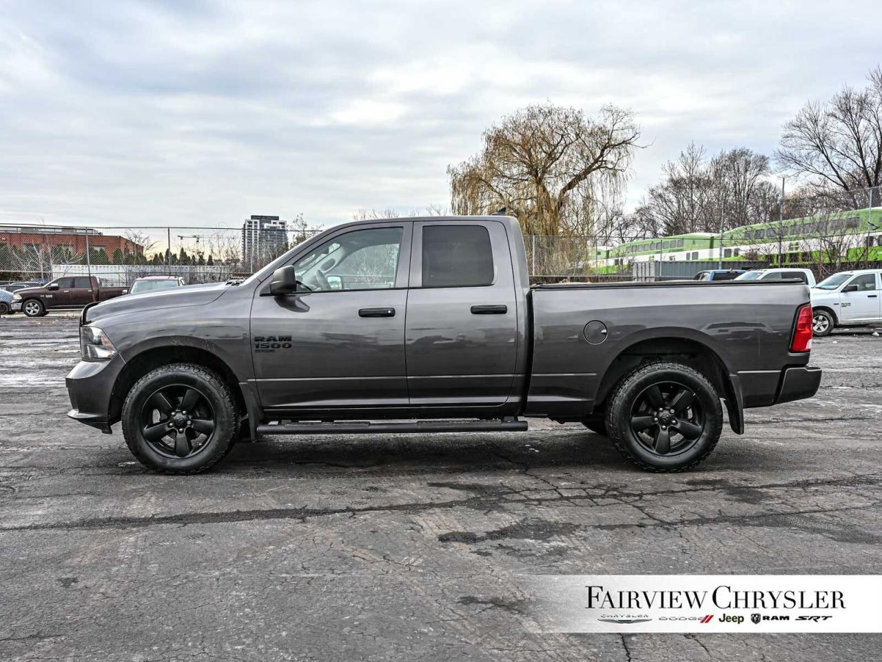 2019 RAM 1500 Classic ST QUAD   NIGHT EDITION   CARPLAY   20 RIMS   DUAL Photo2