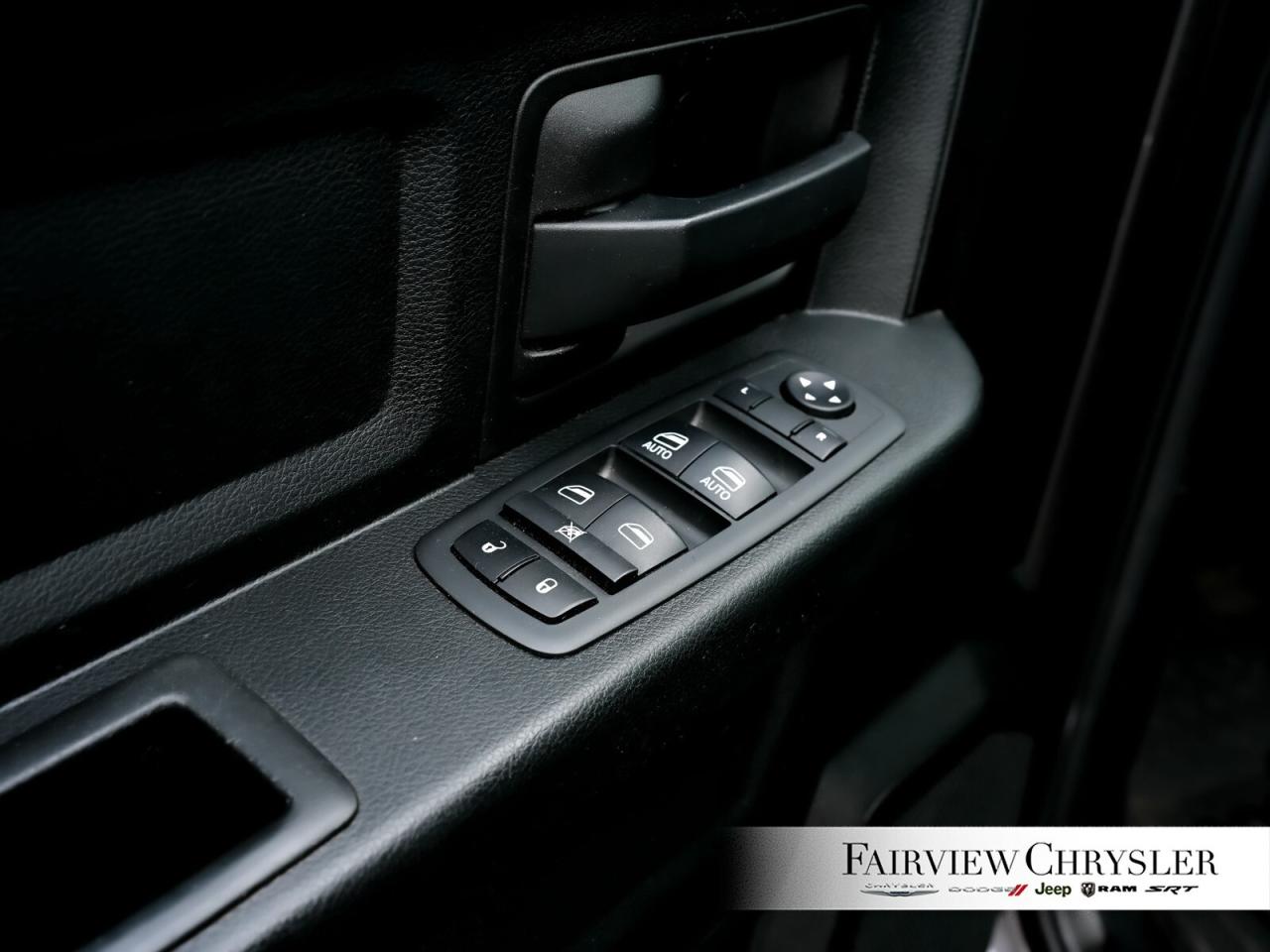 2019 RAM 1500 Classic ST QUAD   NIGHT EDITION   CARPLAY   20 RIMS   DUAL Photo