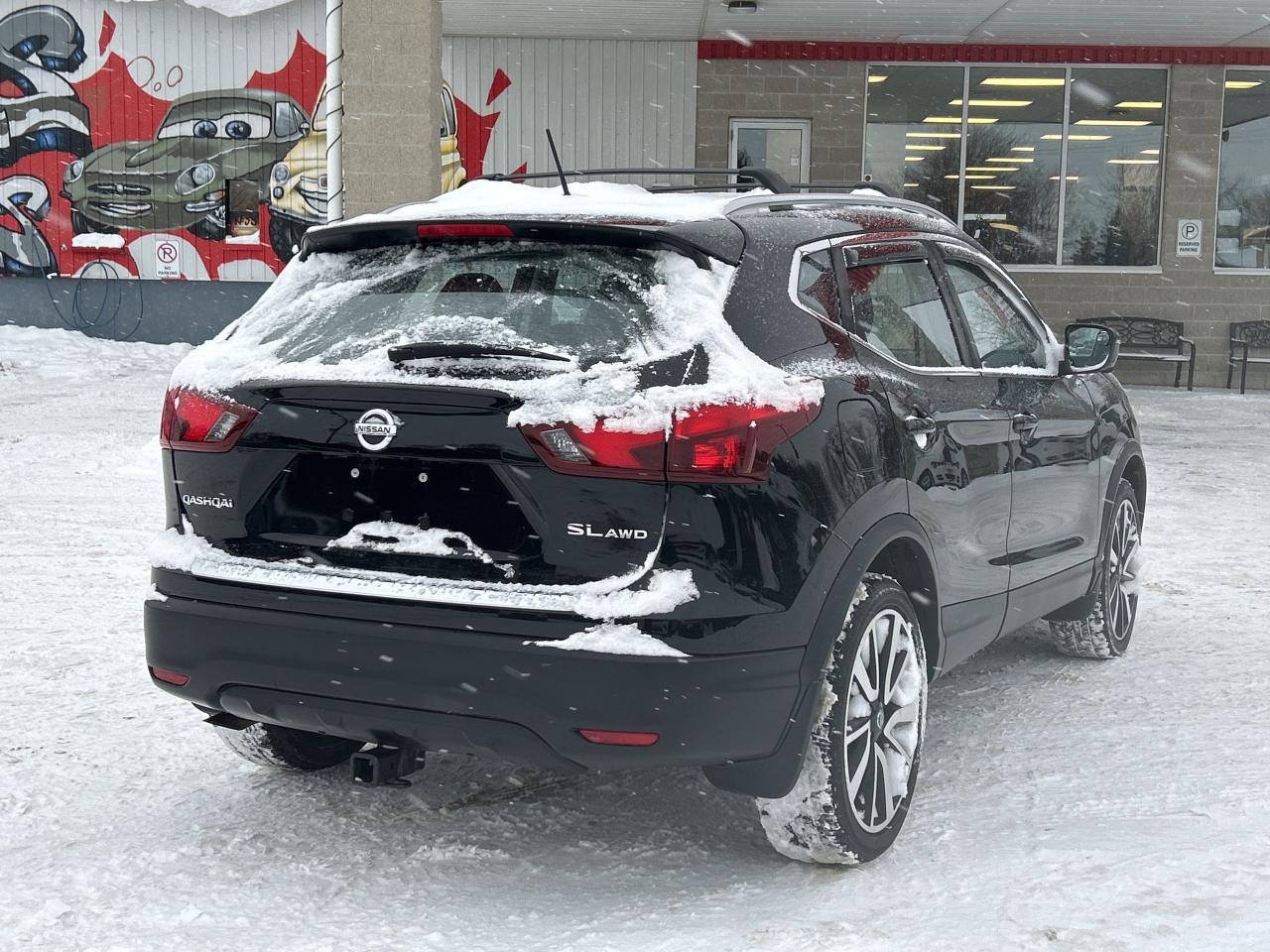 2017 Nissan Qashqai SL, REMOTE START, SUNROOF, HEATED STEERING WHEEL! Photo