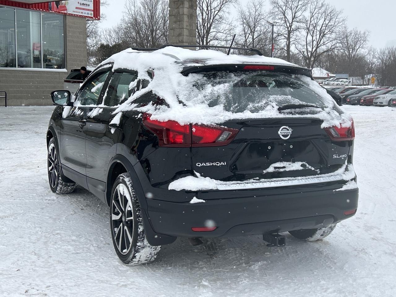 2017 Nissan Qashqai SL, REMOTE START, SUNROOF, HEATED STEERING WHEEL! Photo