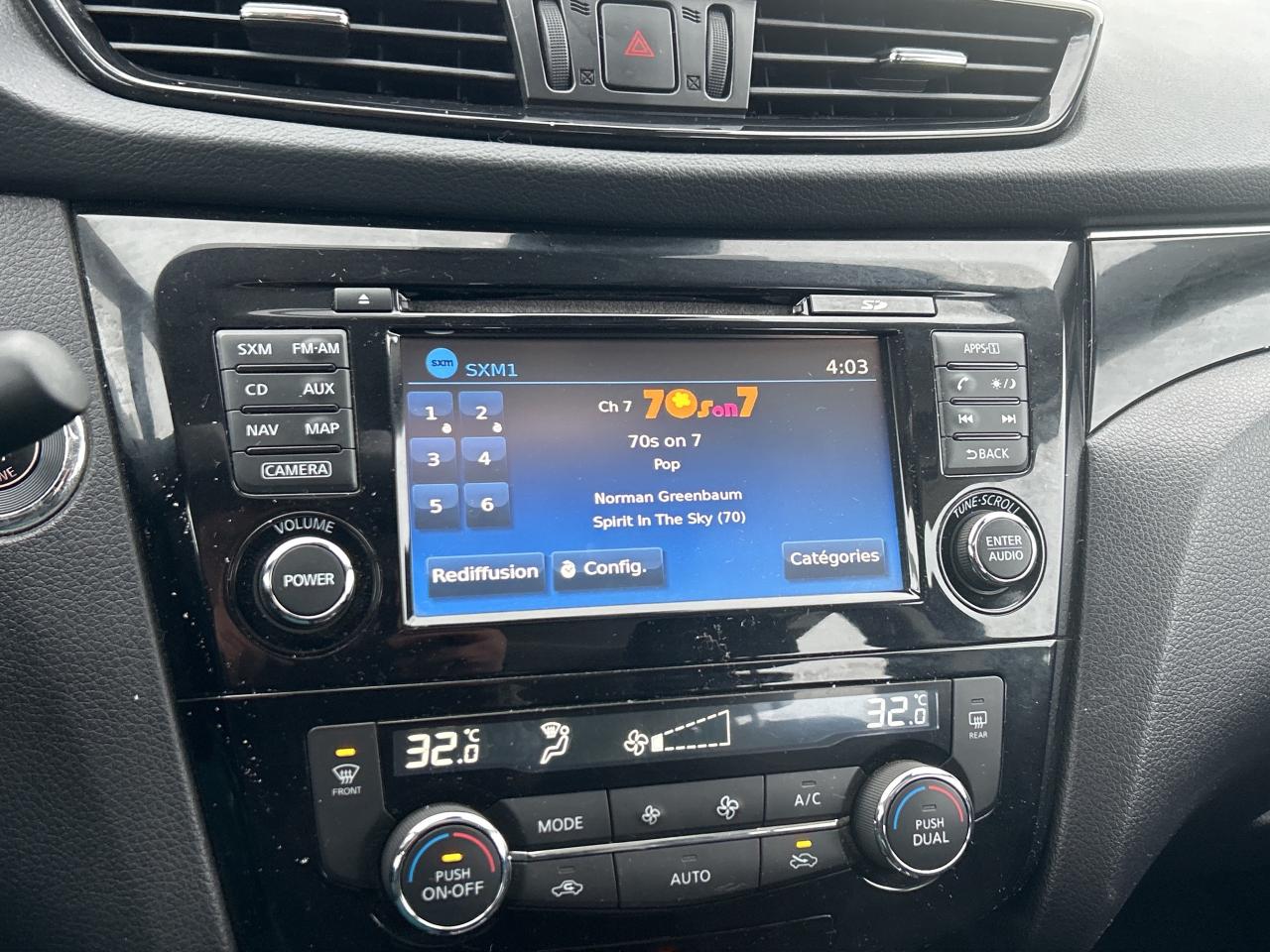 2017 Nissan Qashqai SL, REMOTE START, SUNROOF, HEATED STEERING WHEEL! Photo