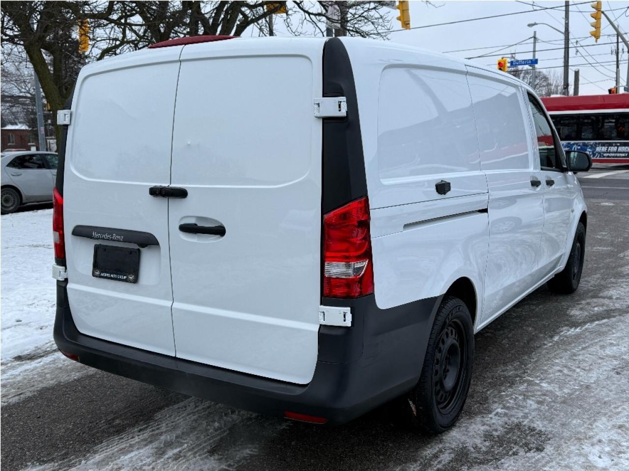 2018 Mercedes-Benz Metris Cargo Van 135 WheelBase  Only 108,912km B.Cam NewBrakes Photo2