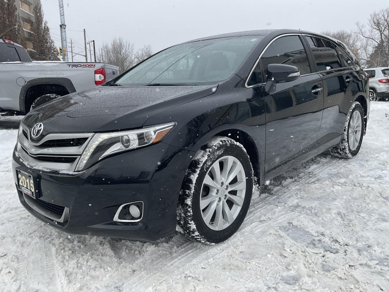 2015 Toyota Venza LIMITED AWD - LEATHER! NAV! BACK-UP CAM! DUAL ROOF Photo
