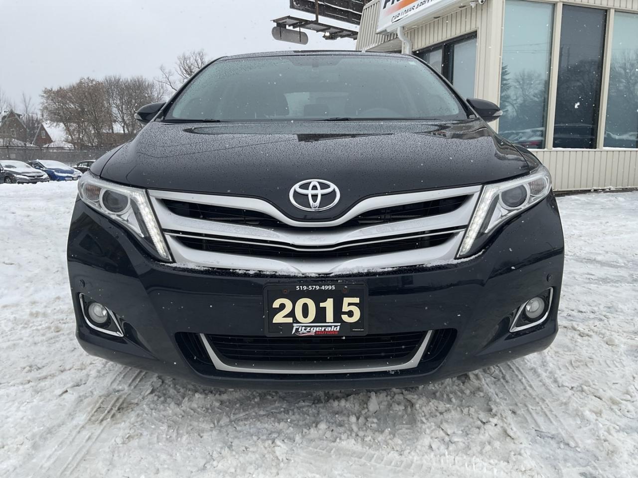 2015 Toyota Venza LIMITED AWD - LEATHER! NAV! BACK-UP CAM! DUAL ROOF Photo