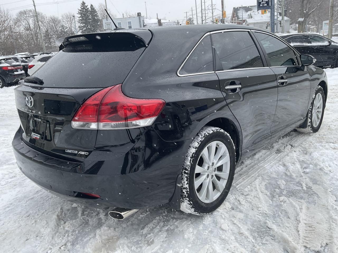 2015 Toyota Venza LIMITED AWD - LEATHER! NAV! BACK-UP CAM! DUAL ROOF Photo