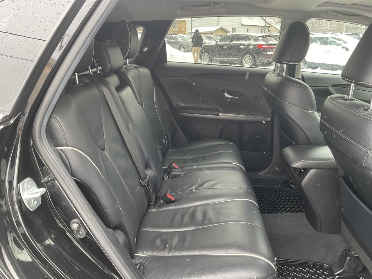 2015 Toyota Venza LIMITED AWD - LEATHER! NAV! BACK-UP CAM! DUAL ROOF Photo