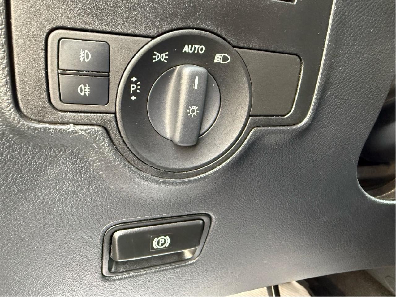 2022 Mercedes-Benz Metris Passenger Van 8 Passenger Clean Carfax Sold Certified BackUpCam Photo