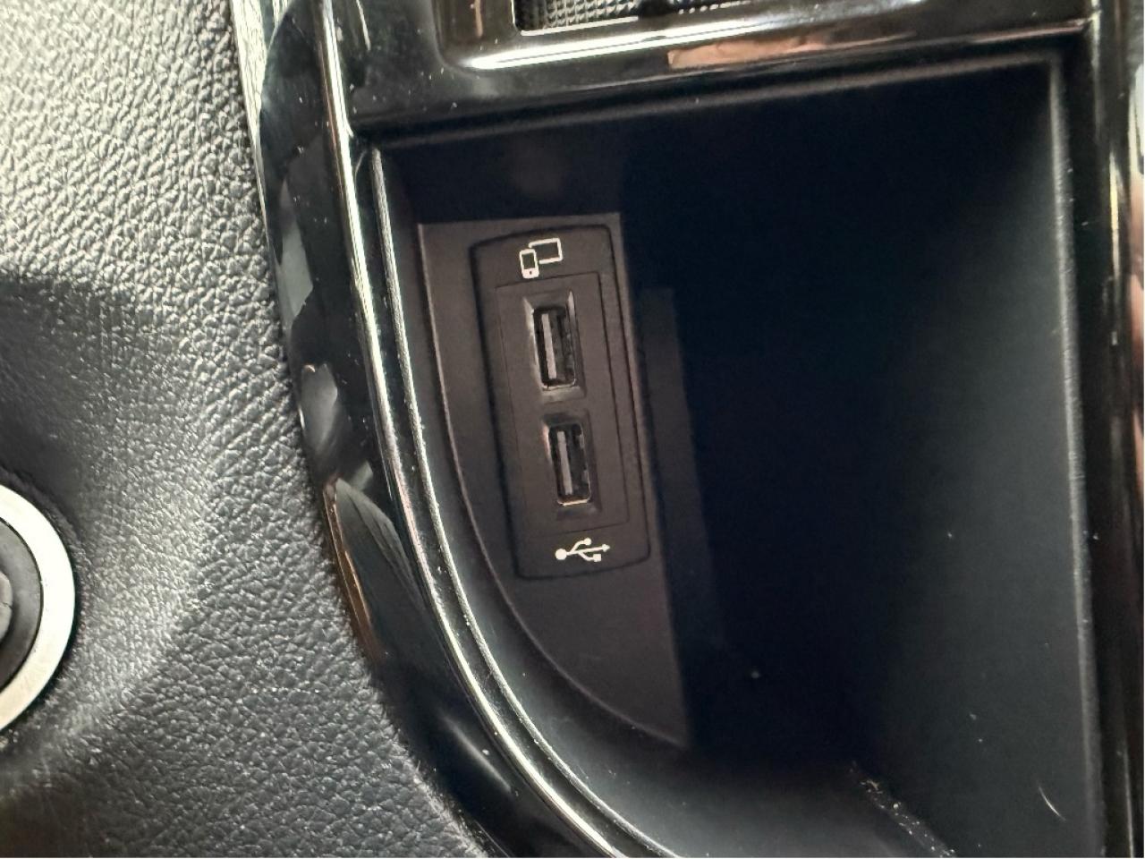 2022 Mercedes-Benz Metris Passenger Van 8 Passenger Clean Carfax Sold Certified BackUpCam Photo