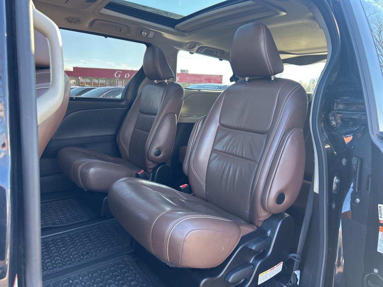 2017 Toyota Sienna CLEAN CARFAX, SUNROOF, HEATED LEATHER, BACK UP CAM Photo