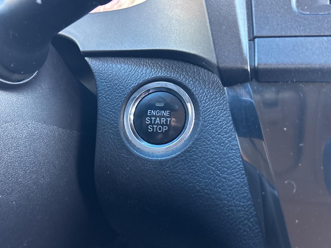 2017 Toyota Sienna CLEAN CARFAX, SUNROOF, HEATED LEATHER, BACK UP CAM Photo