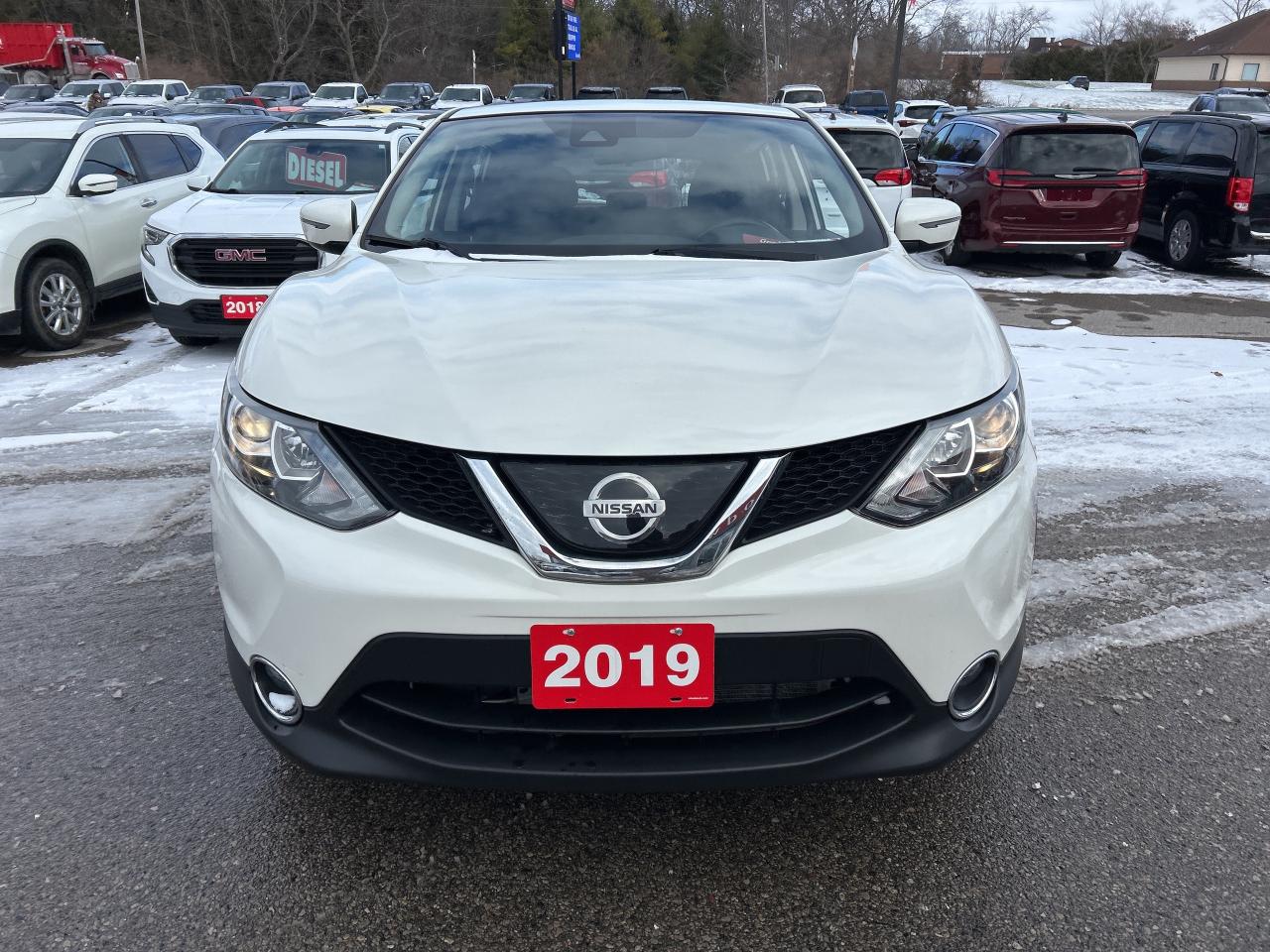 2019 Nissan Qashqai SV, FWD, BACK UP CAM, REMOTE START, SUNROOF! Photo