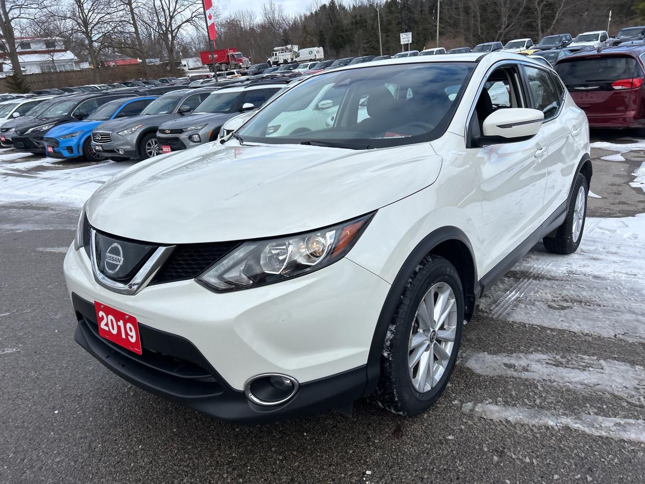 2019 Nissan Qashqai SV, FWD, BACK UP CAM, REMOTE START, SUNROOF! Photo