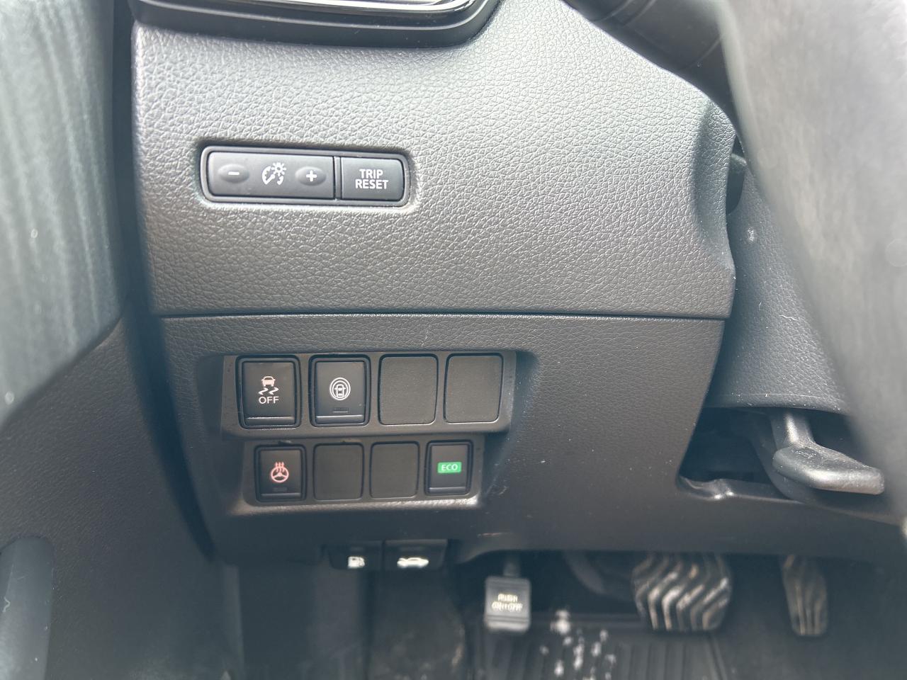 2019 Nissan Qashqai SV, FWD, BACK UP CAM, REMOTE START, SUNROOF! Photo