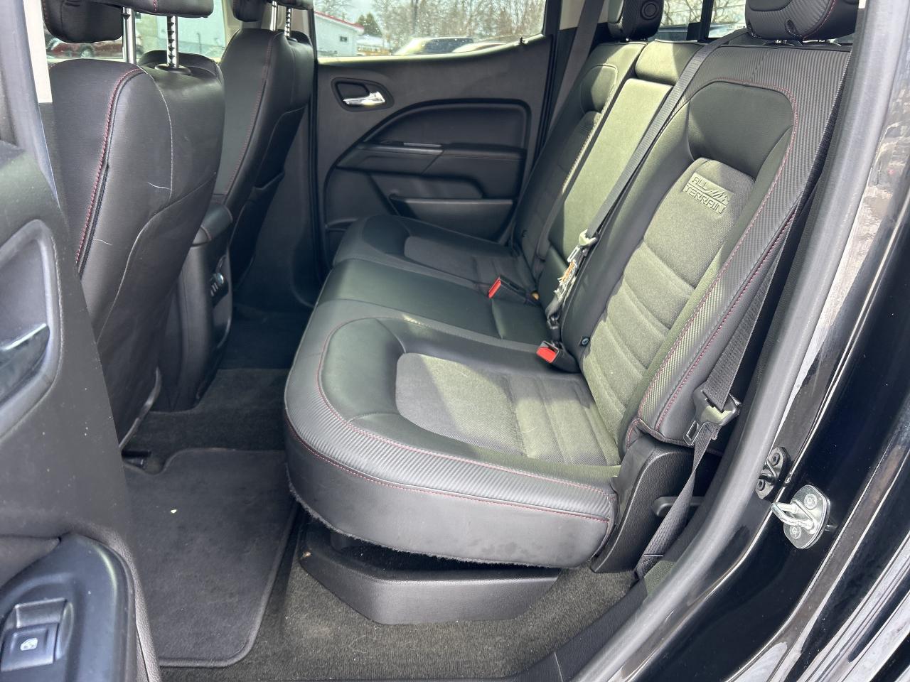 2017 GMC Canyon SLE, CLEAN CARFAX, DIESEL, REMOTE START! Photo