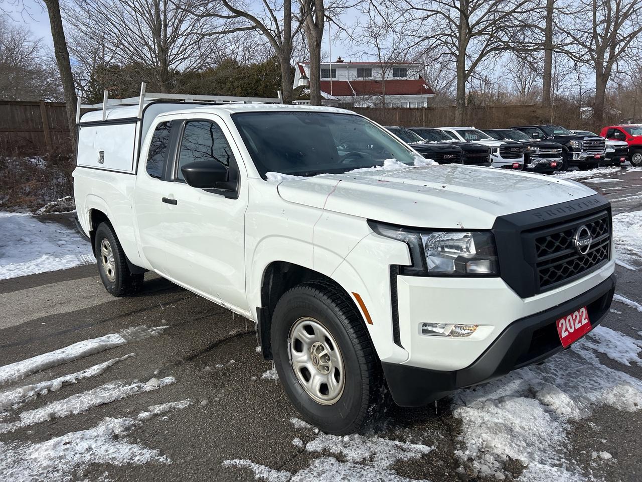 2022 Nissan Frontier SV, CLEAN CARFAX, BACK UP CAMERA! Photo3