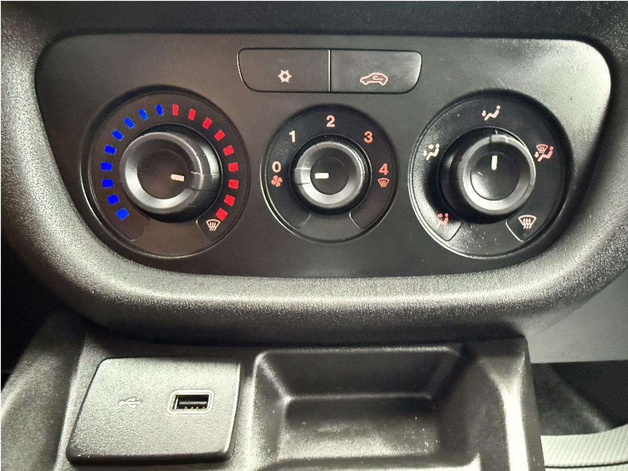 2022 RAM ProMaster City Only 24,719km Warranty B.Cam Divider Certified Photo