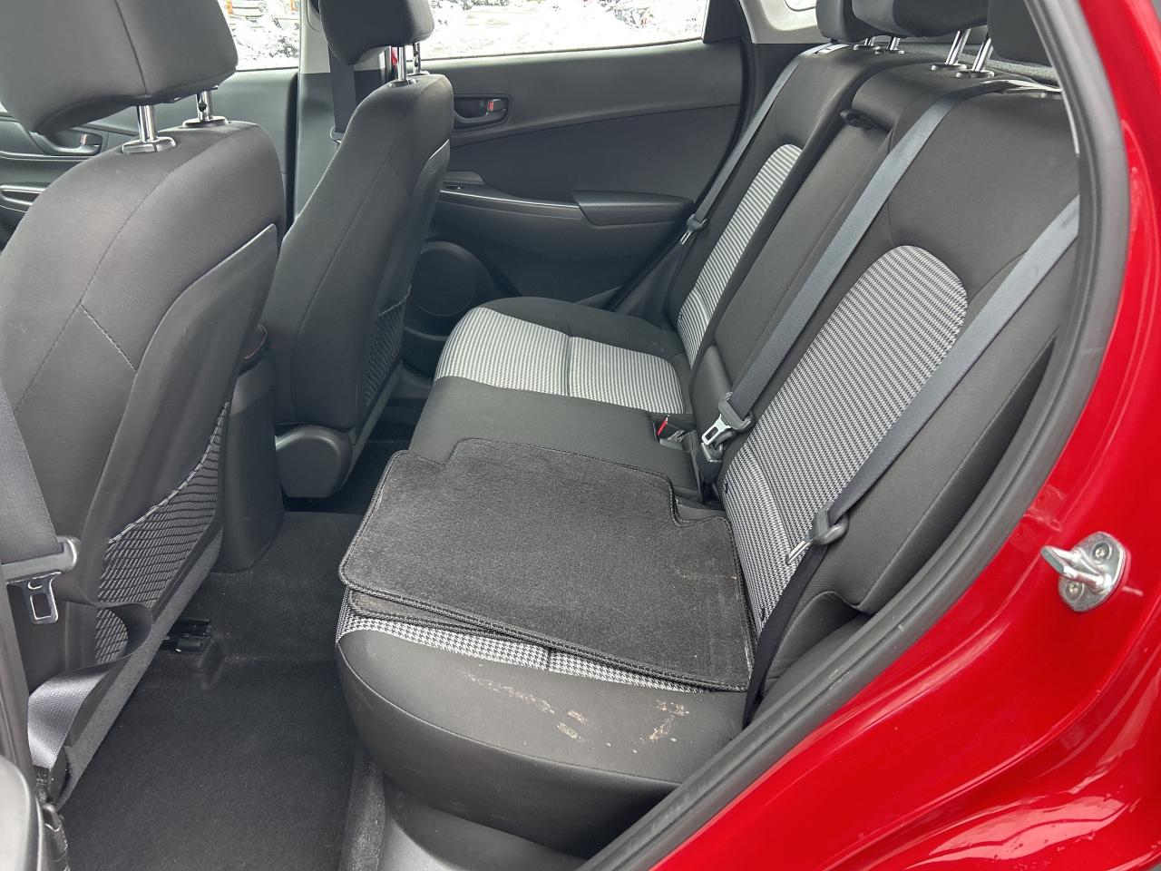 2019 Hyundai KONA SEL, AWD, CLEAN CARFAX, HEATED SEATS AND WHEEL! Photo