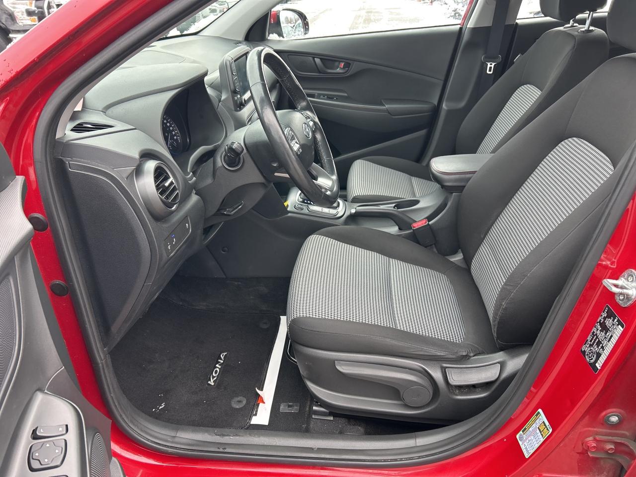 2019 Hyundai KONA SEL, AWD, CLEAN CARFAX, HEATED SEATS AND WHEEL! Photo