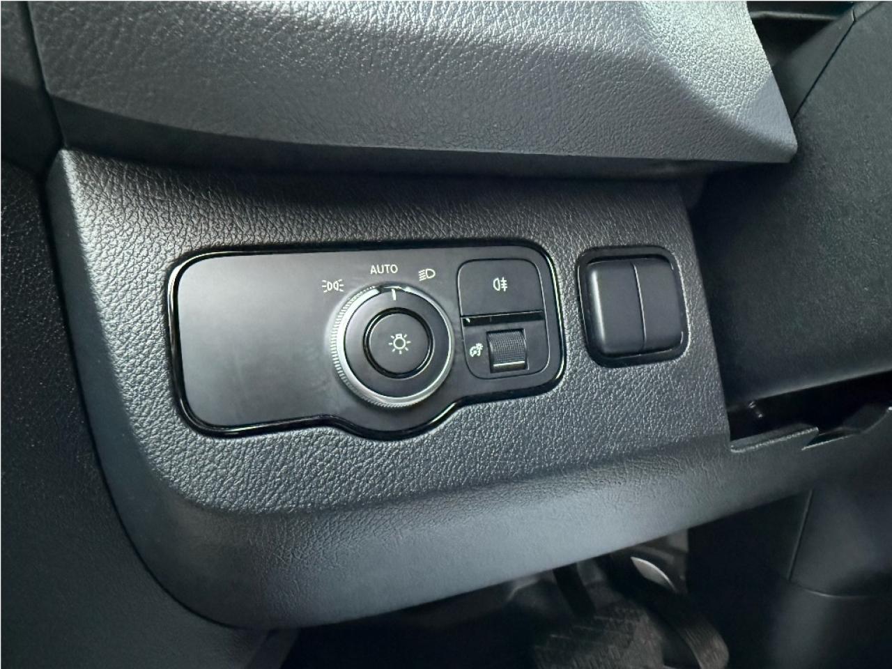 2024 Mercedes-Benz Sprinter Cargo Van 2500 144LowRoof 3Seater Diesel Warranty Certified Photo