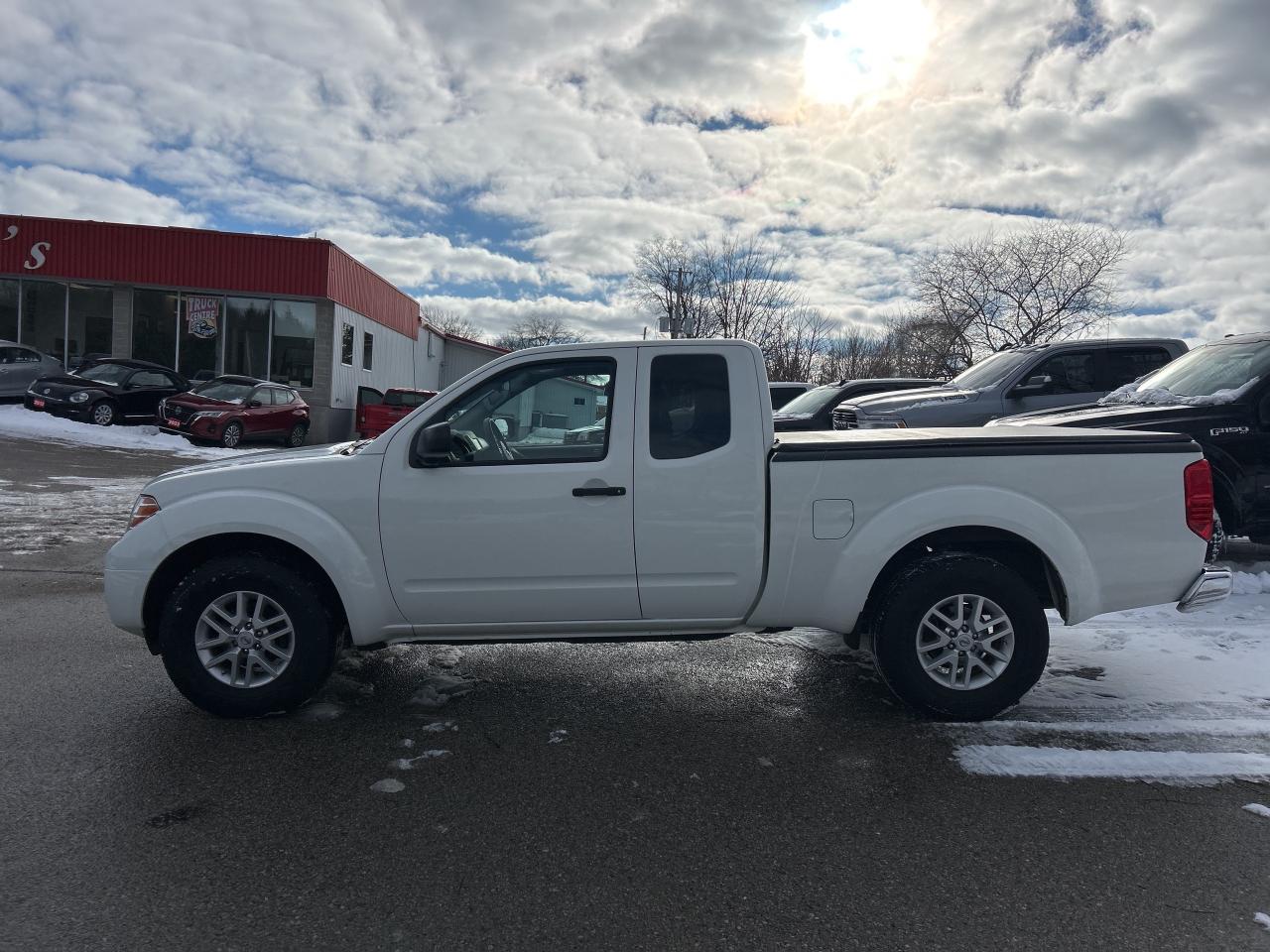2019 Nissan Frontier SV, CLEAN CARFAX, REAR WHEEL DRIVE, BACK UP CAM! Photo