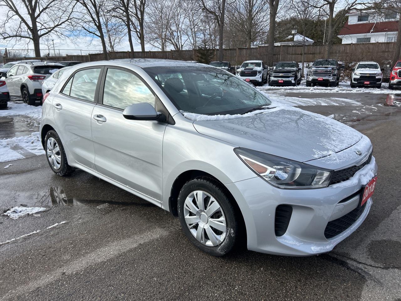2018 Kia Rio 5-door LX, 6 SPEED MANUAL, CERTIFIED, HEATED SEATS! Photo