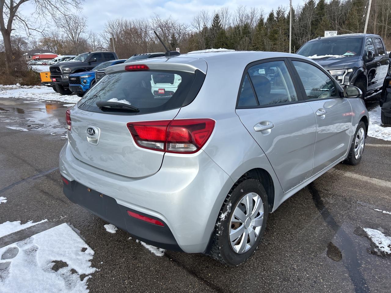 2018 Kia Rio 5-door LX, 6 SPEED MANUAL, CERTIFIED, HEATED SEATS! Photo
