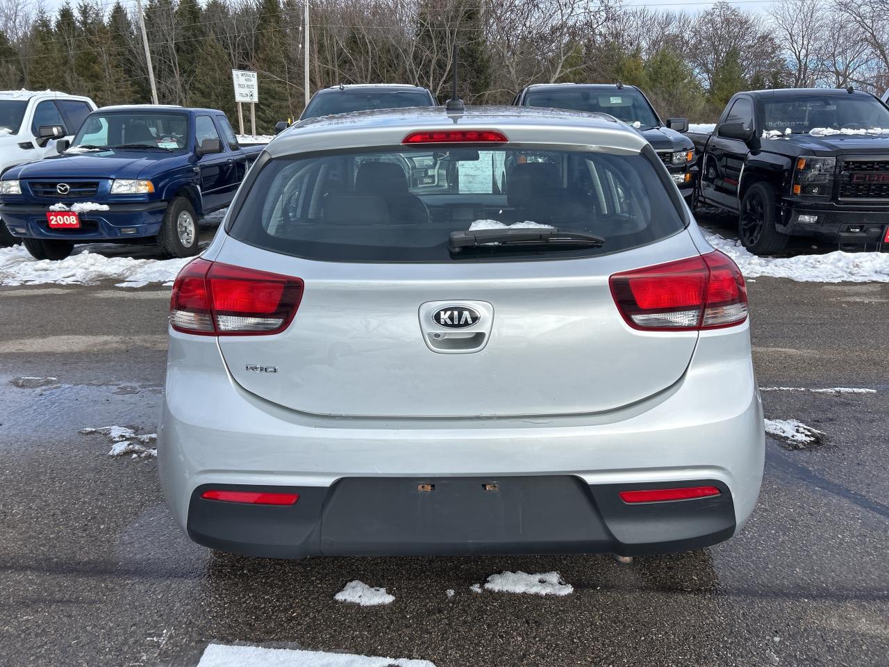 2018 Kia Rio 5-door LX, 6 SPEED MANUAL, CERTIFIED, HEATED SEATS! Photo