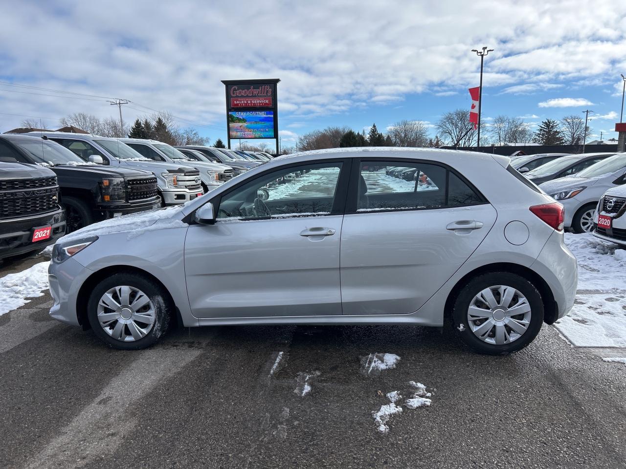2018 Kia Rio 5-door LX, 6 SPEED MANUAL, CERTIFIED, HEATED SEATS! Photo