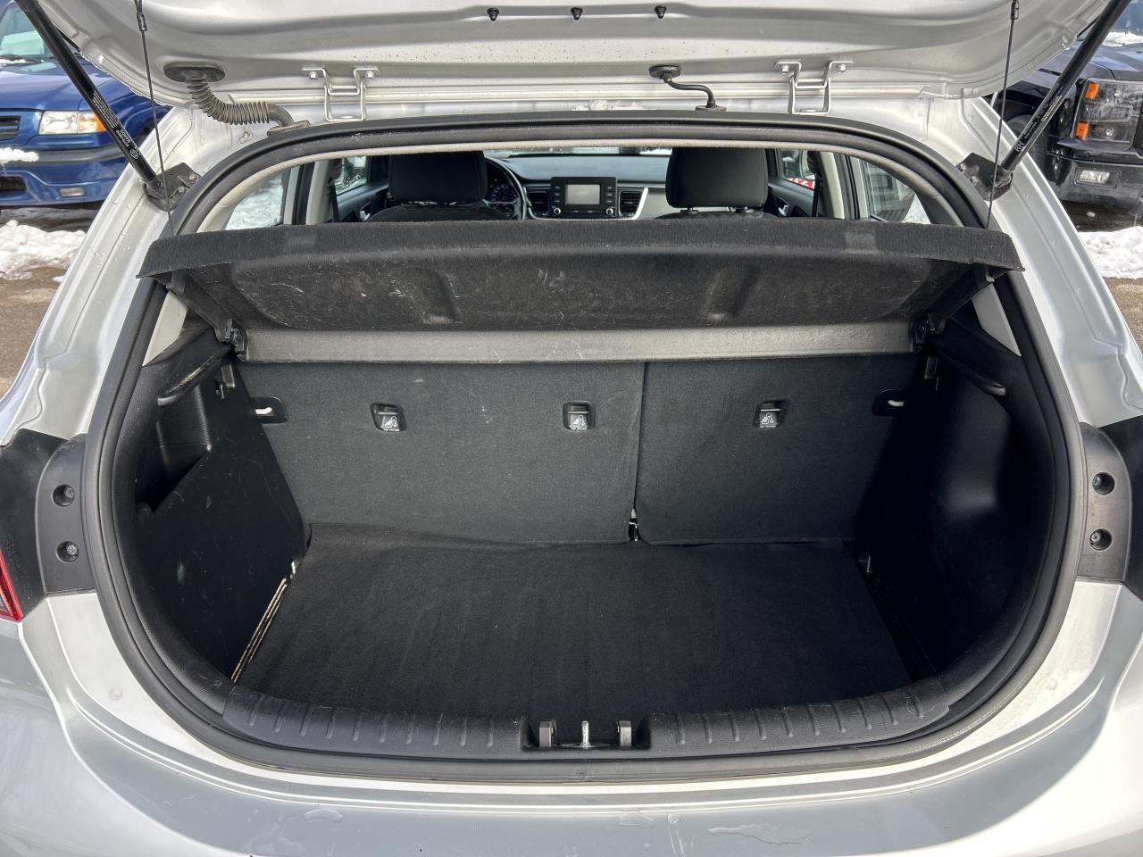 2018 Kia Rio 5-door LX, 6 SPEED MANUAL, CERTIFIED, HEATED SEATS! Photo