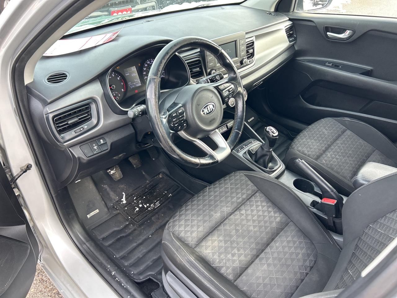 2018 Kia Rio 5-door LX, 6 SPEED MANUAL, CERTIFIED, HEATED SEATS! Photo