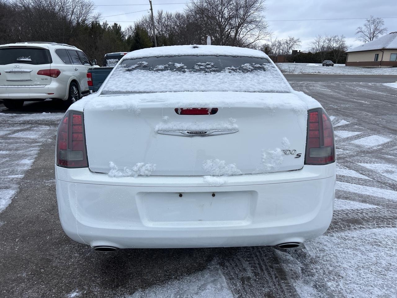 2014 Chrysler 300 S, CLEAN CARFAX, HEATED LEATHER, SUNROOF! Photo