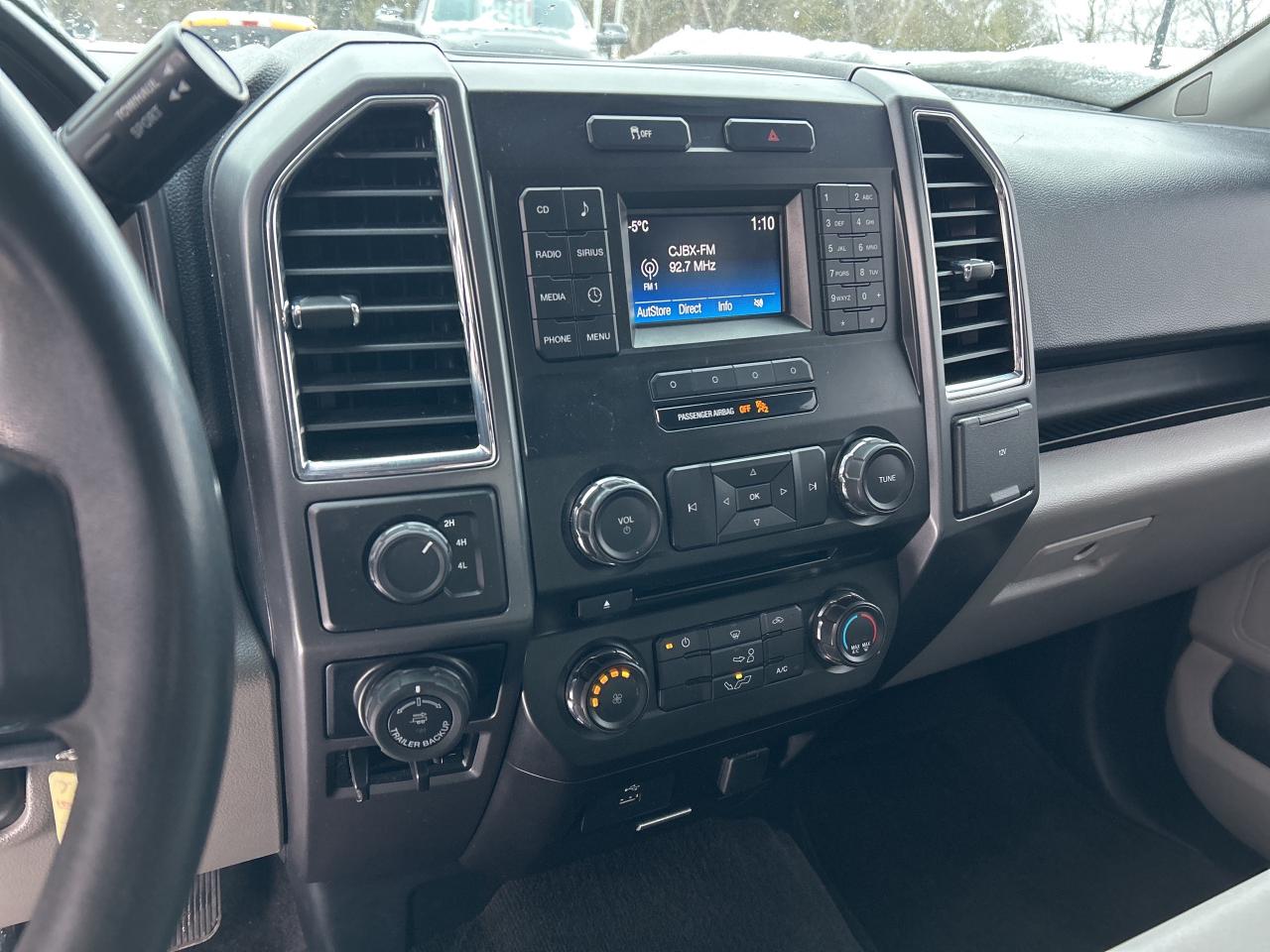 2016 Ford F-150 XLT, BACK UP CAMERA, CLEAN CARFAX! Photo