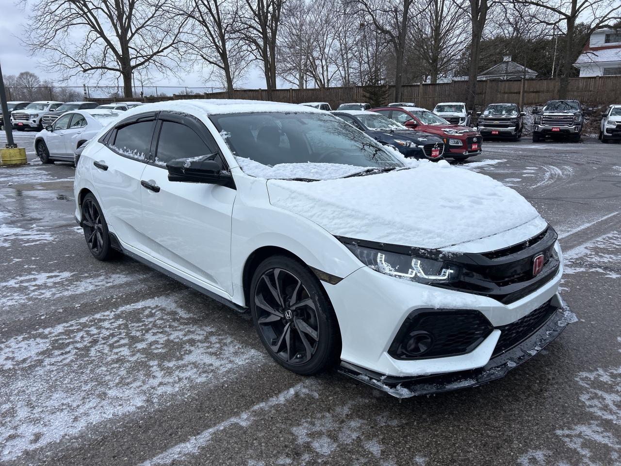 2018 Honda Civic Hatchback SPORT, MANUAL TRANSMISSION, SUNROOF, BACK UP CAM! Photo3