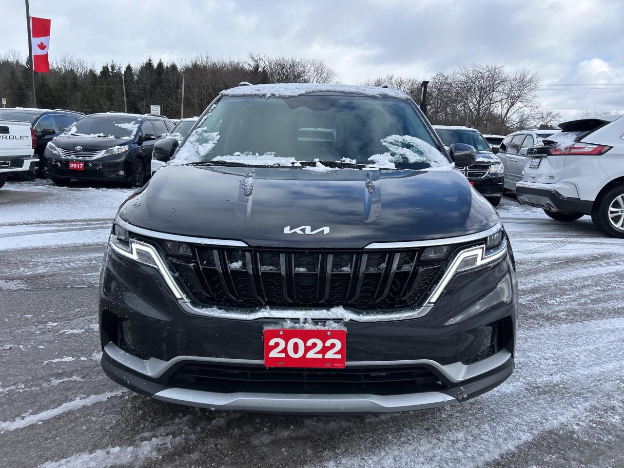 2022 Kia Carnival LX+, CLEAN CARFAX, 8 PASS, POWER SLIDING DOORS! Photo2