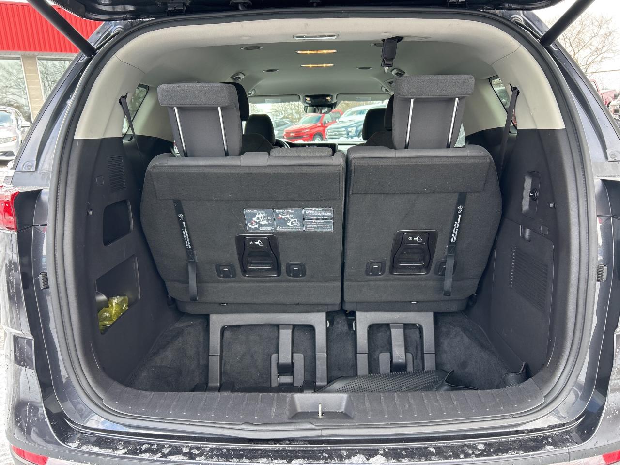 2022 Kia Carnival LX+, CLEAN CARFAX, 8 PASS, POWER SLIDING DOORS! Photo