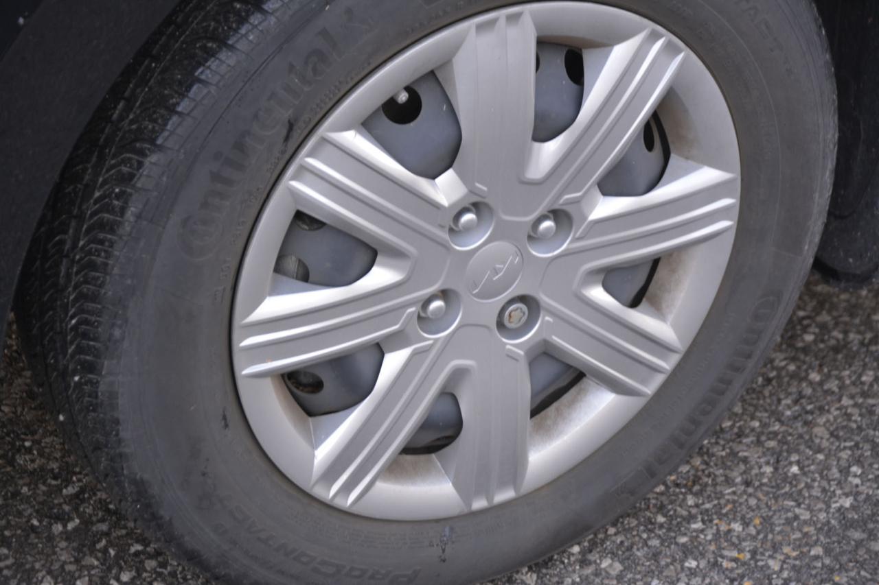 2023 Kia Rio 5-door RIO S Photo