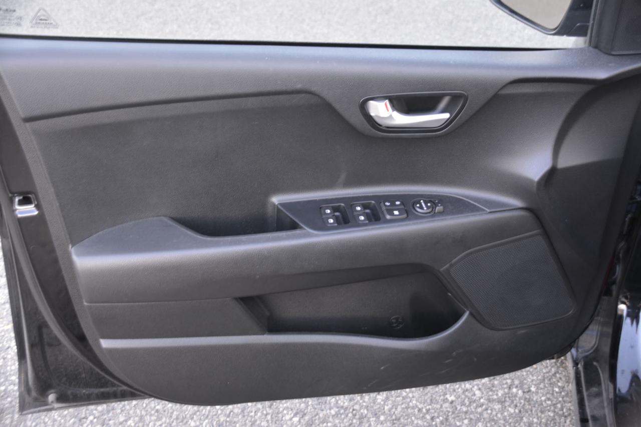 2023 Kia Rio 5-door RIO S Photo